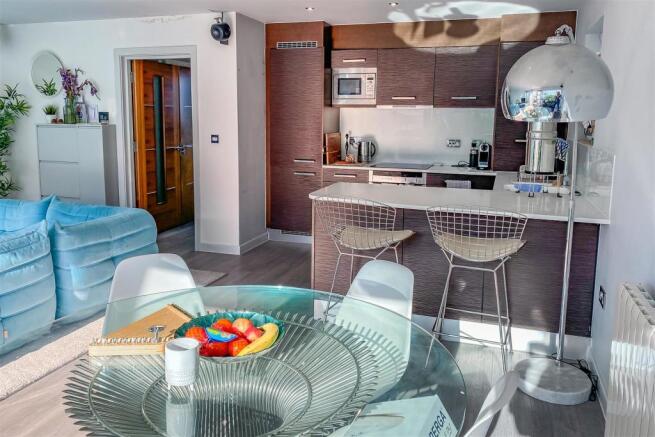 Kitchen/Dining