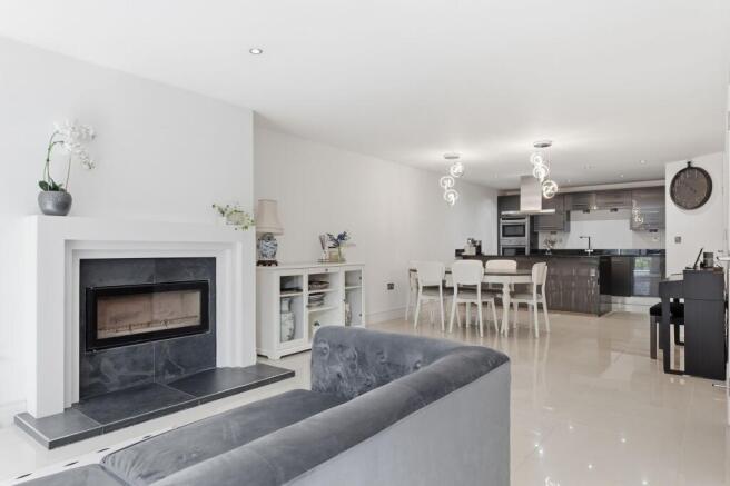 4 bed Terraced for sale Image 6