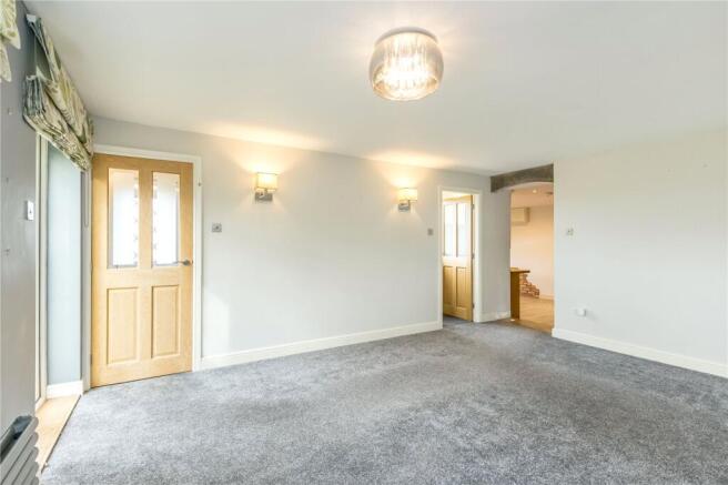 4 bed Detached for sale Image 8