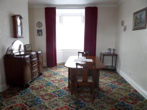 Lounge/Dining Room
