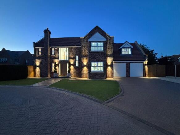 4 bed Detached for sale Image 4