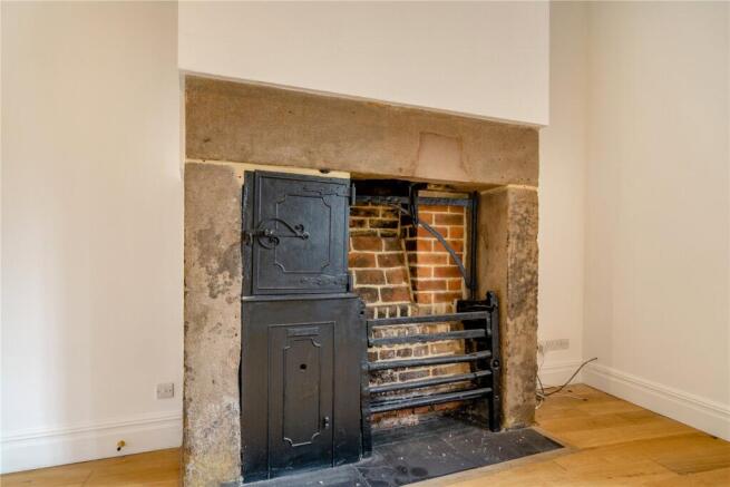 2 bed Flat for sale Image 4