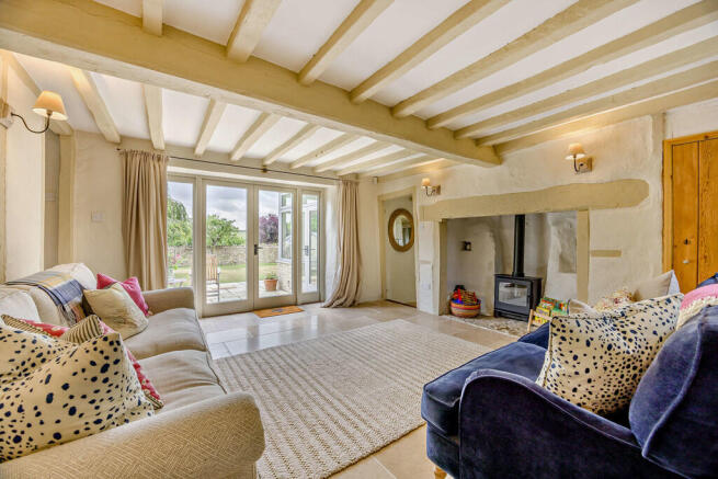 8649775-interior0...