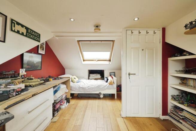 3 bed Terraced for sale Image 12