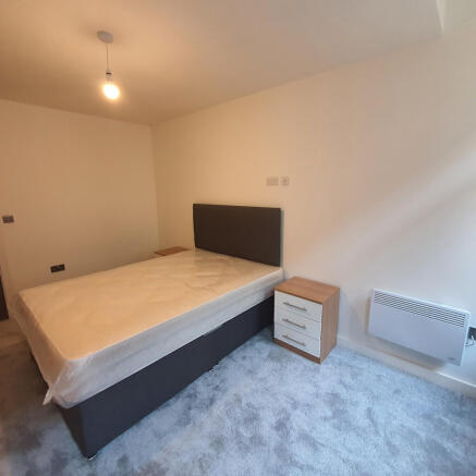 2 bed Apartment to rent Image 12