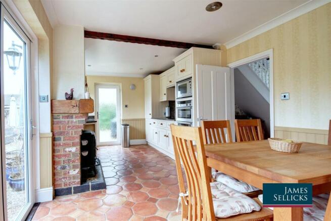Dining kitchen