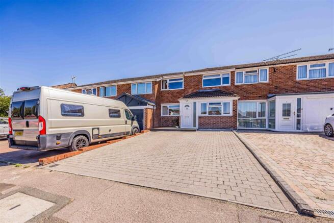 5 Firs Avenue Cowplain, Waterlooville-Small-Portic