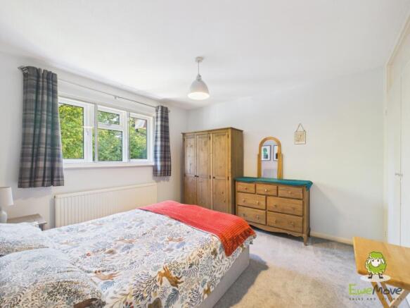 EweMove Estate Agents Basingstoke - Nursery Close 