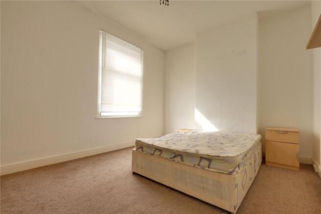 2 bed Terraced to rent Image 6