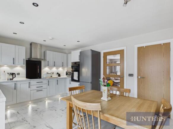 4 bed Detached for sale Image 5