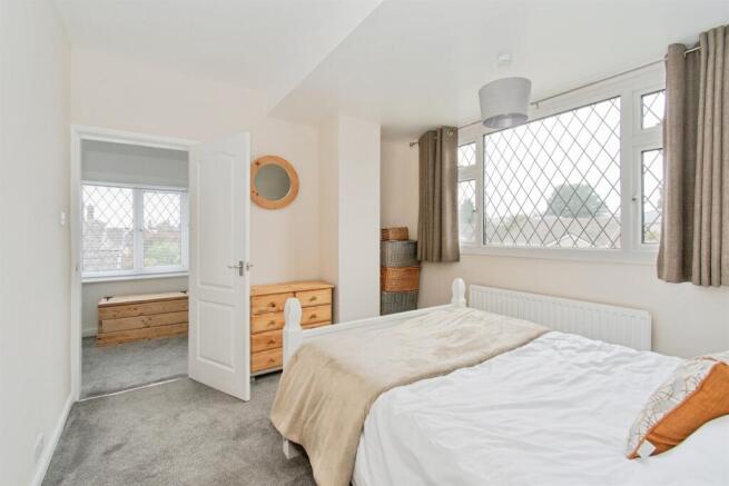 2 bed Semi-Detached for sale Image 11