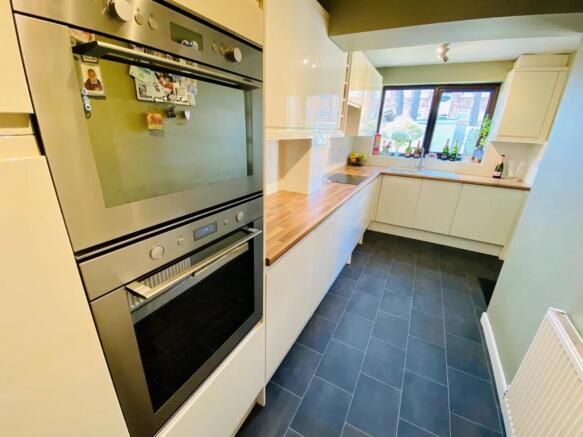 Kitchenb.jpg