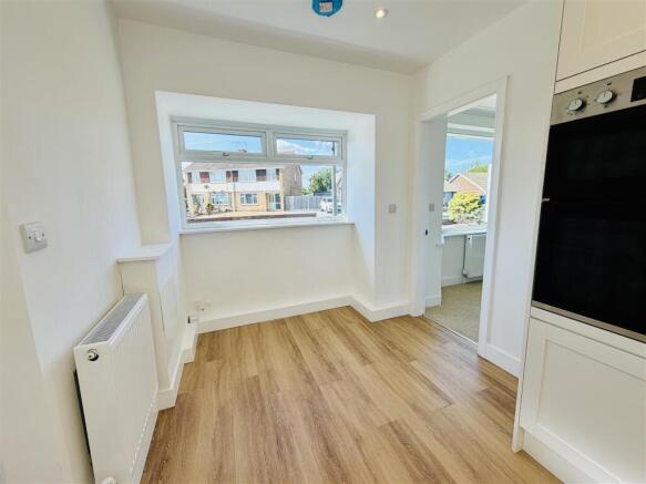 2 bed Semi-Detached Bungalow for sale Image 6