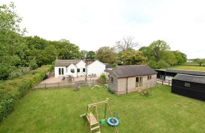 Rear garden & annexe