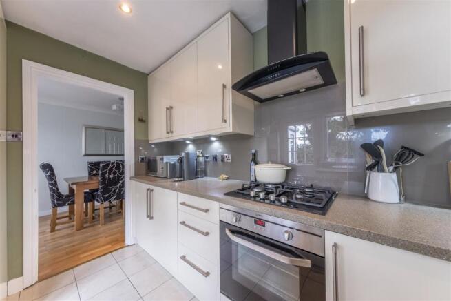 8 Bosley Close-002.JPG