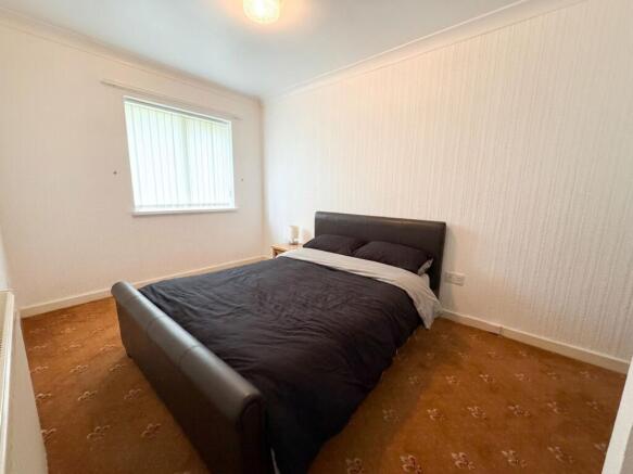 2 bed Flat for sale Image 6