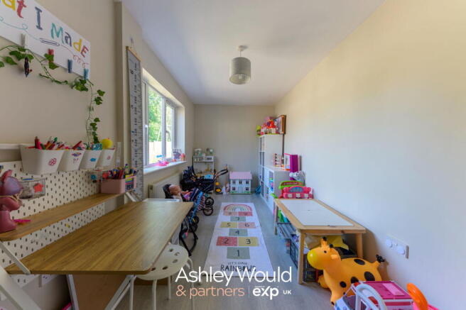 Photo 12
