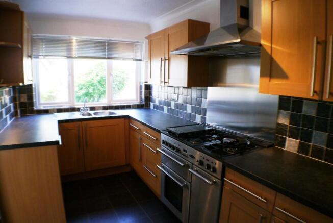 Kitchen with Gas Ran