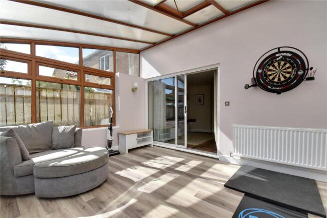 4 bed Link Detached House for sale Image 8