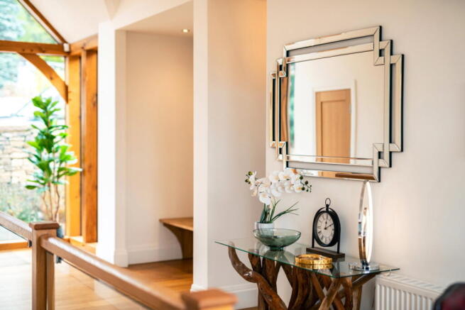 5 bed Detached for sale Image 6