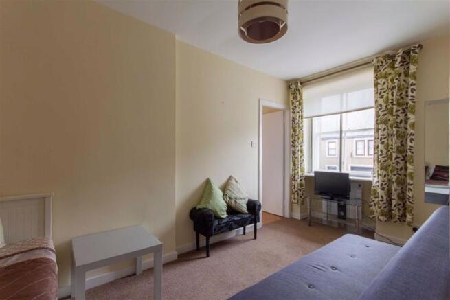 Living Room / Bedroom