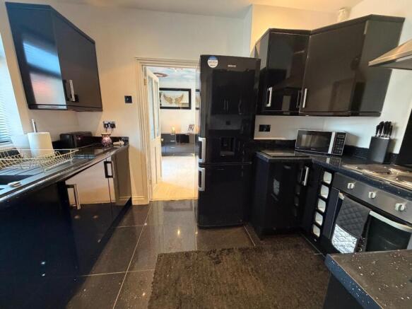 2 bed Semi-Detached for sale Image 8