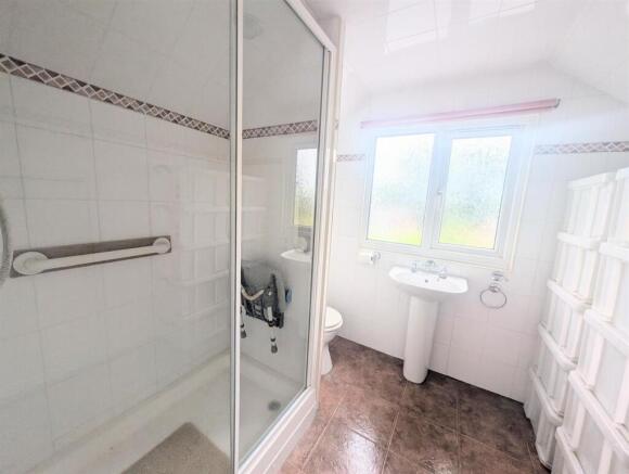 en suite to loft room