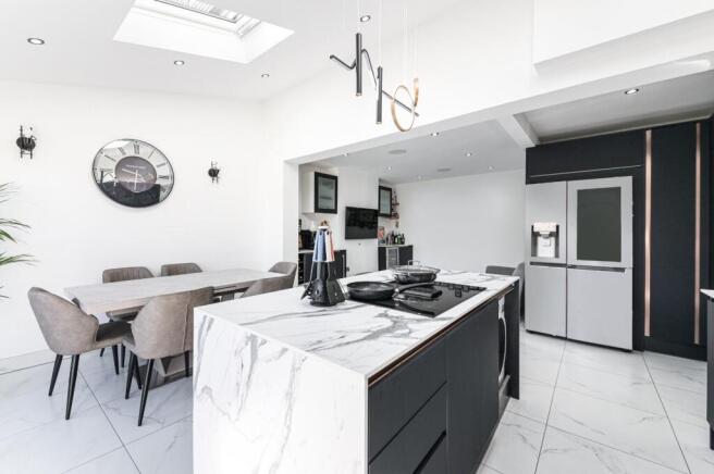 MATLOCK CRESENT (13).jpg