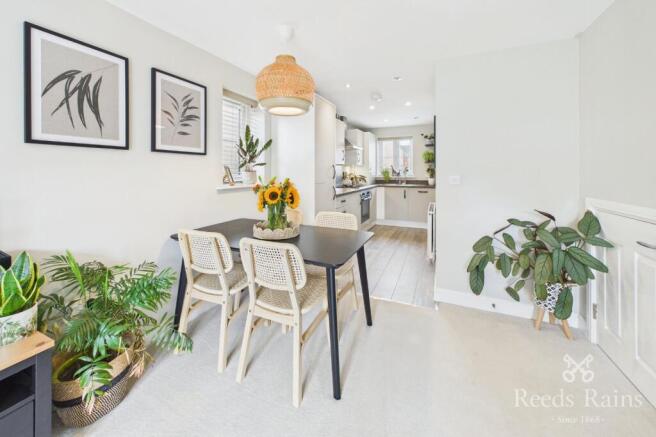 3 bed Semi-Detached for sale Image 4