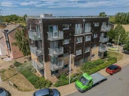 17, Silver Train Gardens, Dartford DA1 5QD