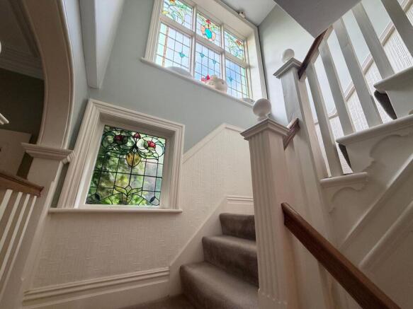 5 bed Semi-Detached for sale Image 12