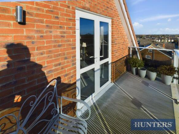 1 bed House for sale Image 12