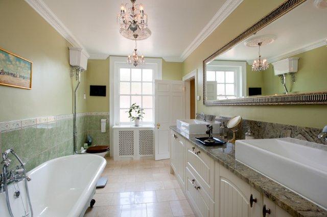 Master En-Suite