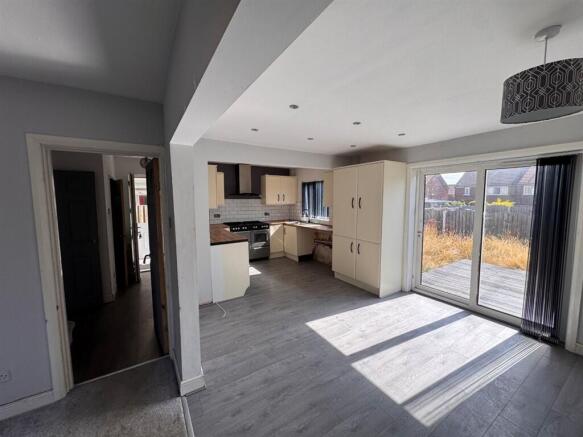 3 bed Semi-Detached for sale Image 5