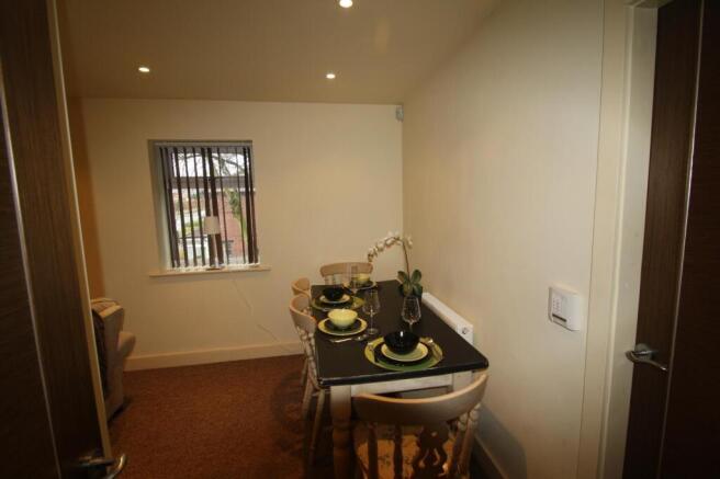 2 bed Flat to rent Image 8