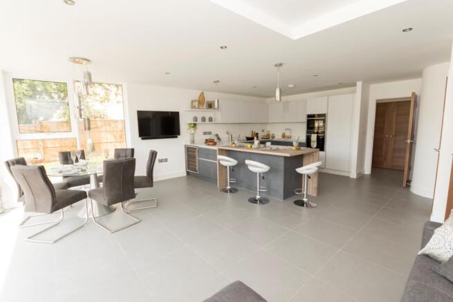 Open-Plan Kitchen/Di