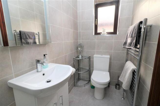 EN SUITE
