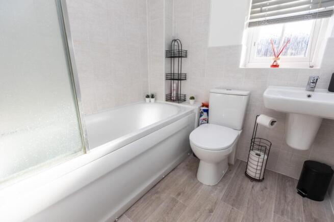 3 bed Semi-Detached for sale Image 12