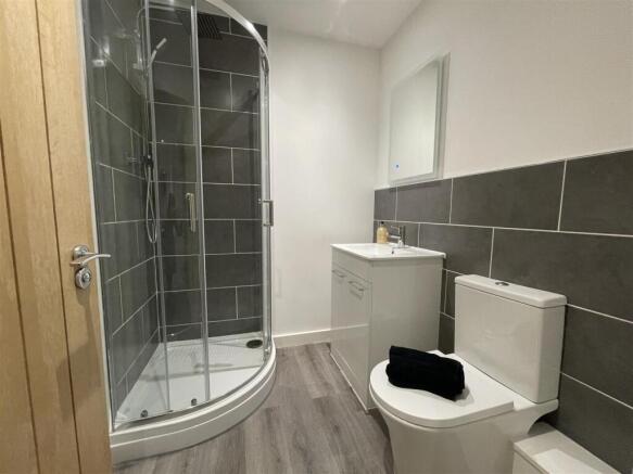 2 bed Apartment to rent Image 7