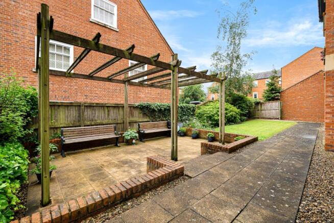 2 bed Flat for sale Image 10