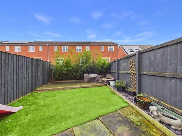 4 bed Town House for sale Image 11