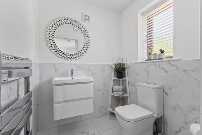 6 bed Detached for sale Image 8