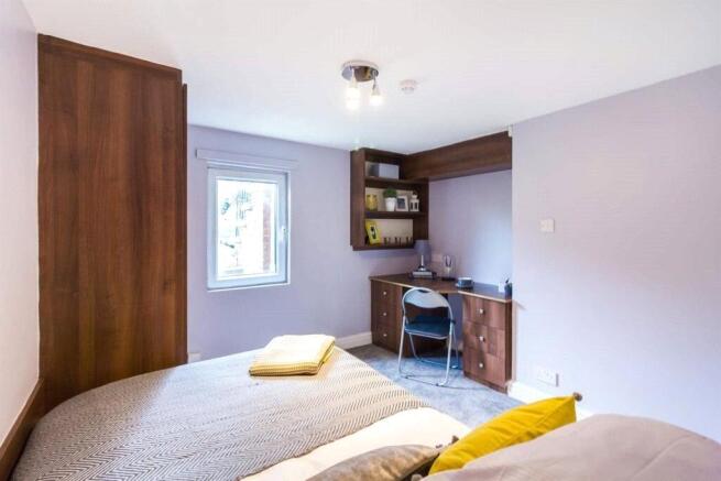 5 bed Terraced to rent Image 9