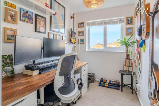 Bedroom / Office