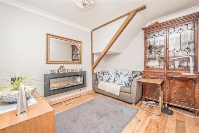4 bed Detached for sale Image 11