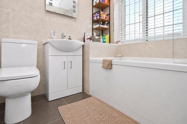 3 bed Semi-Detached for sale Image 6