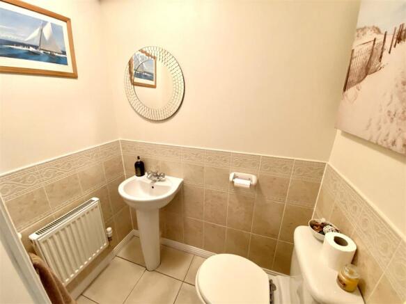 CLOAKROOM & WC