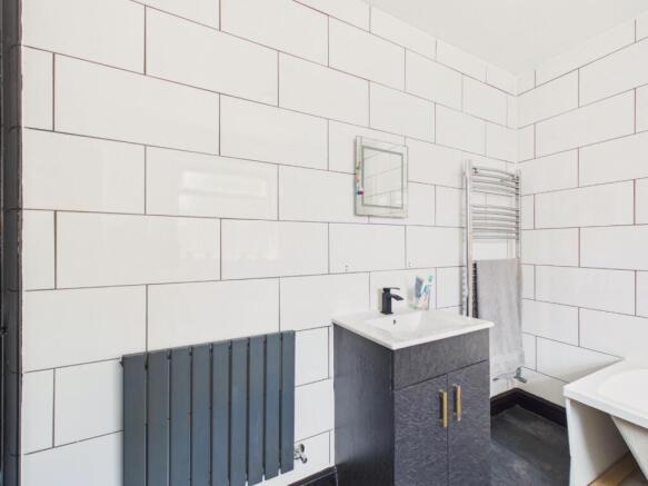 3 bed Terraced for sale Image 10