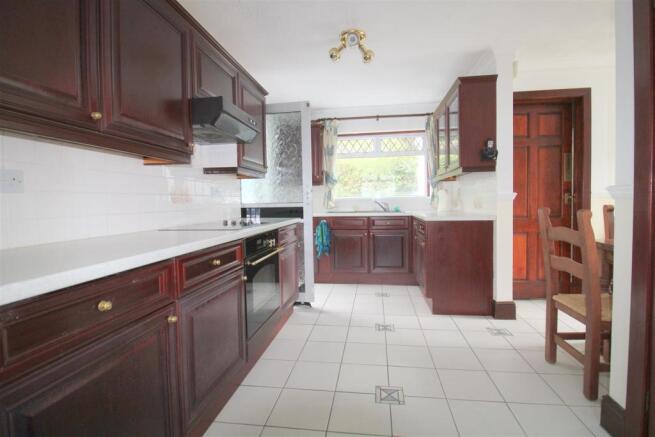 Different angle of kitchen/breakfast room