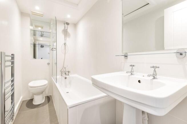 Lettings Brackenbury Hammersmith Grove  - Bathroom